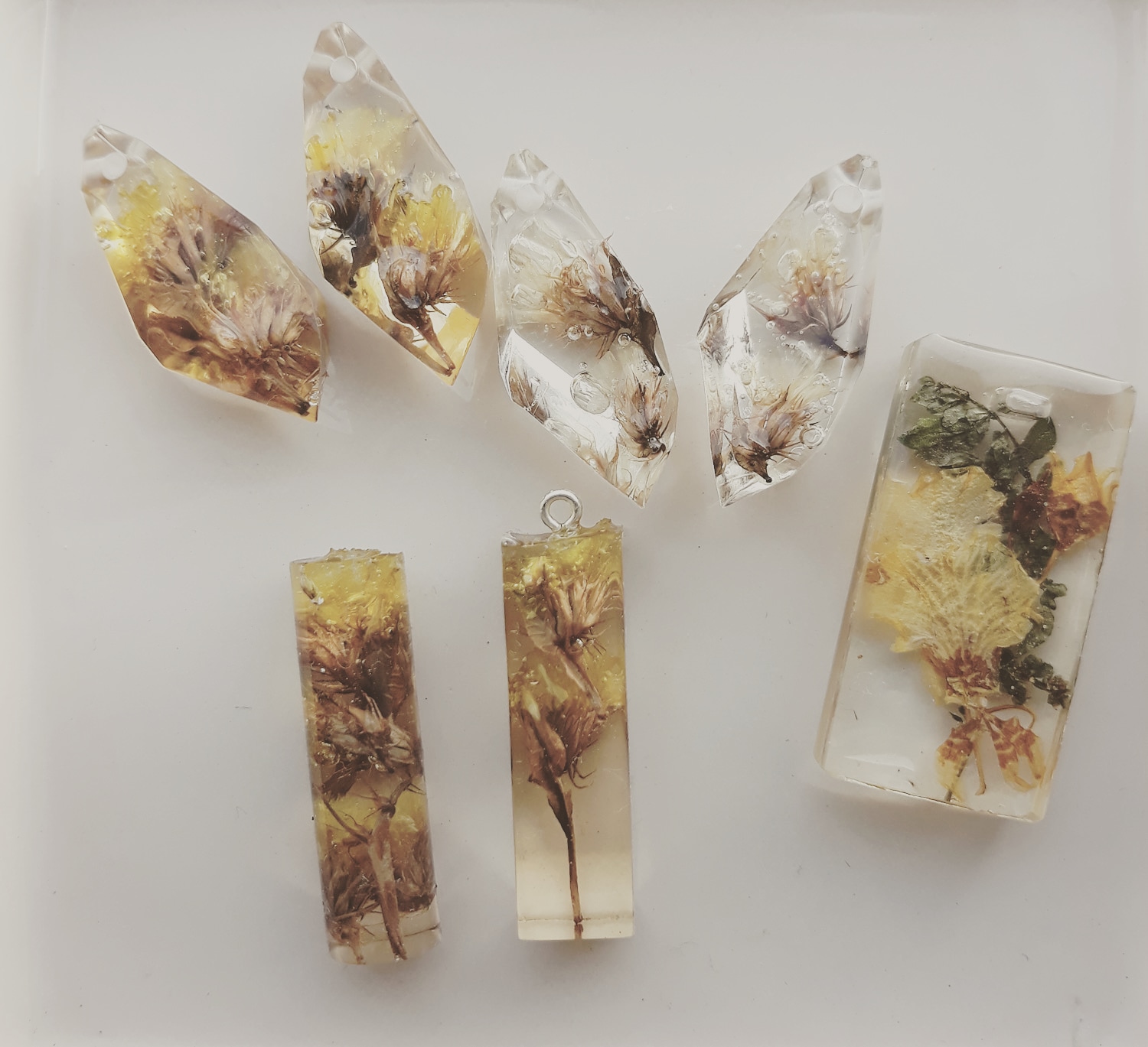 thefabulousscientist_resinpendant