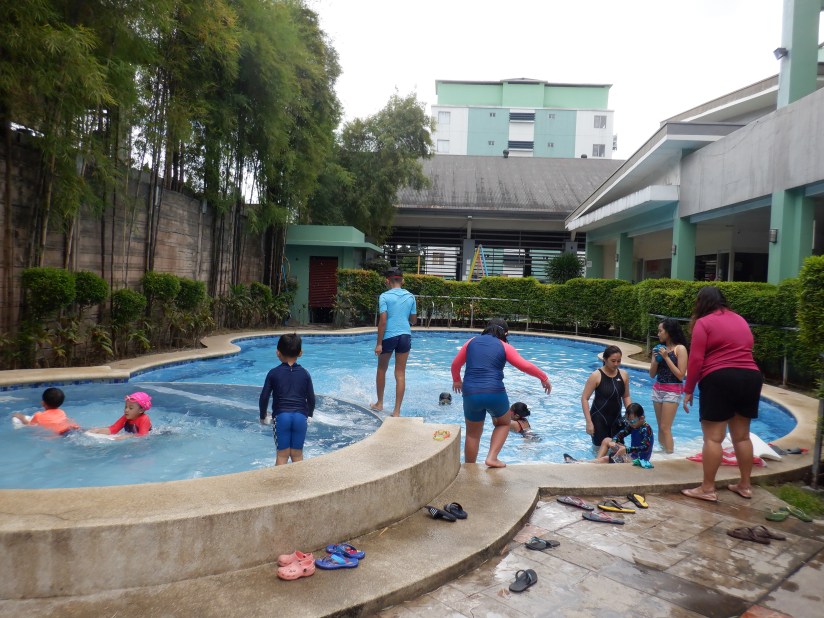 homeschooling group swimming lesson