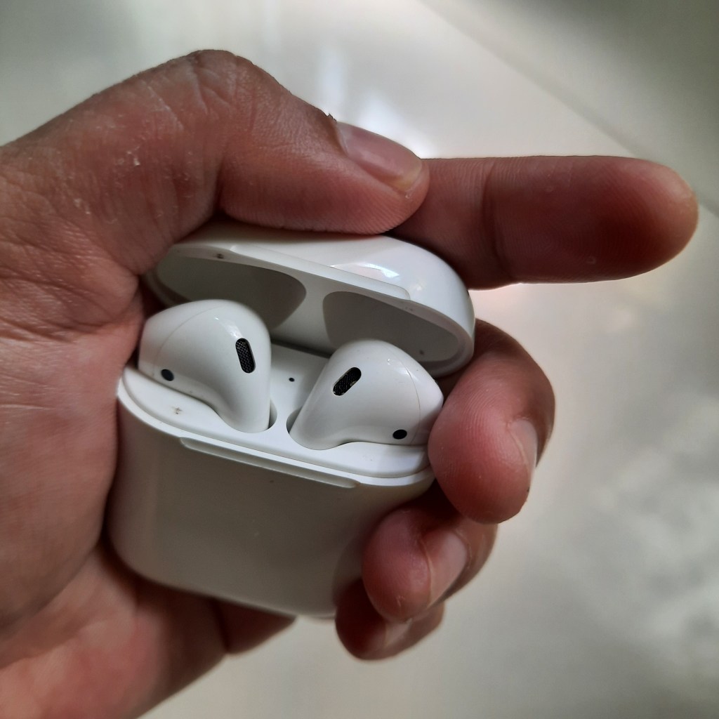 AirPods