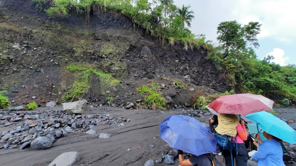 Basud Channel pyroclastic deposit from Mayon and the whole class all huddled together 