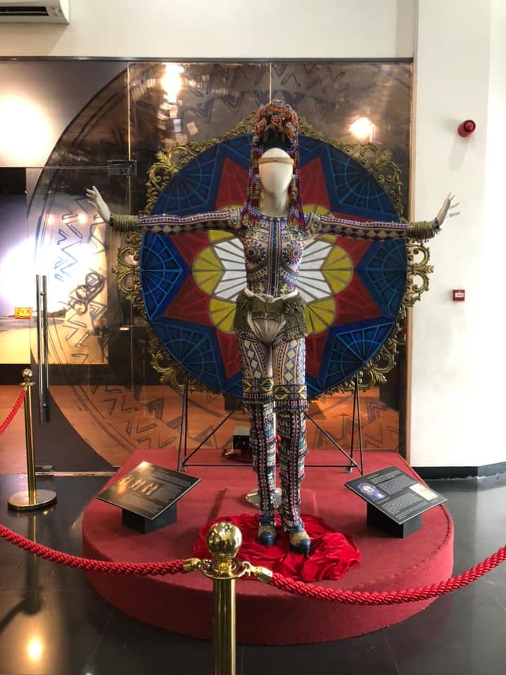 Catriona Gray's national costume during Miss Universe pageant